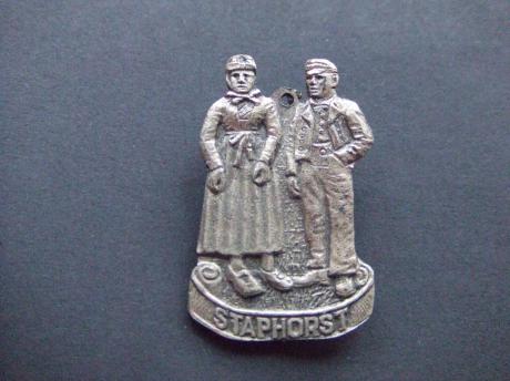 Staphorst echtpaar in oude klederdracht zilverkleurig